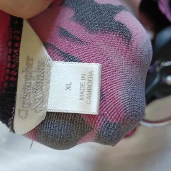 Christopher and Banks stretch floral tunic - Picture 3 of 6